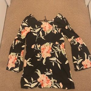 Vintage style balloon sleeve dress